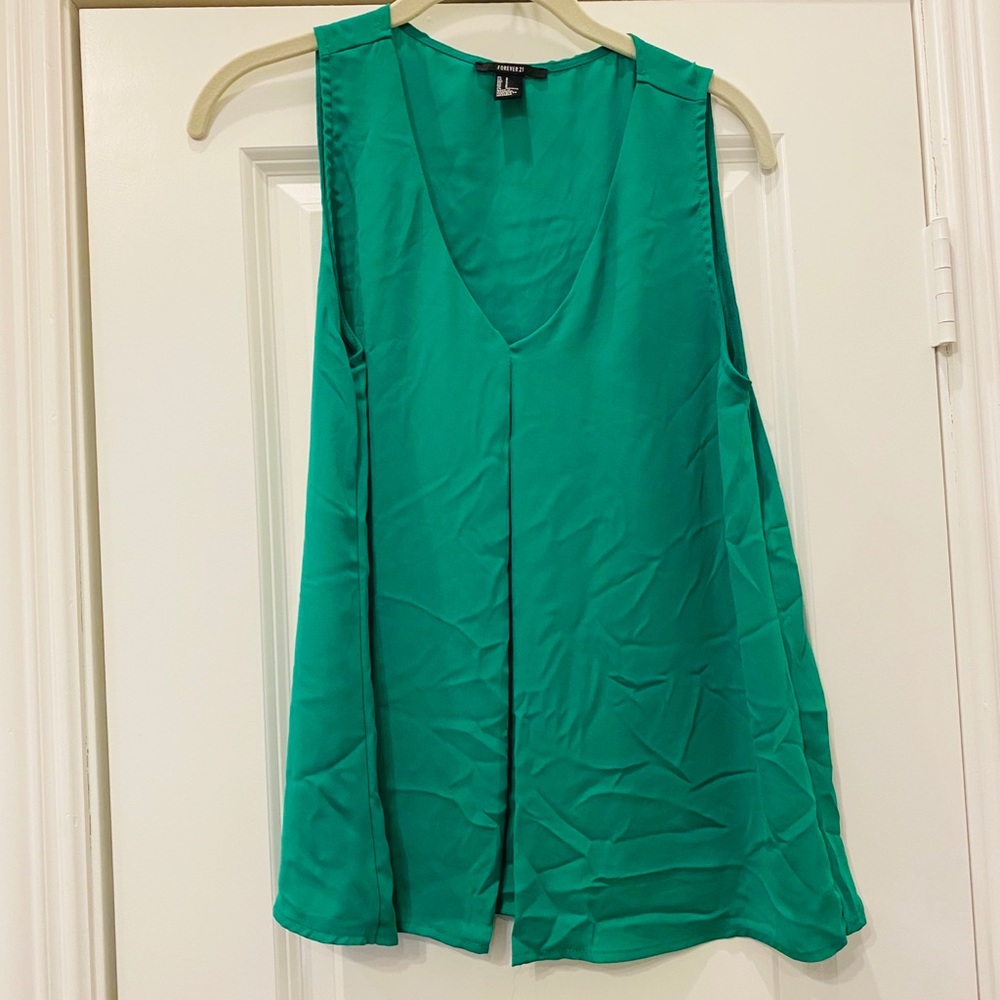 🔥Forever 21 Kelly Green Blouse